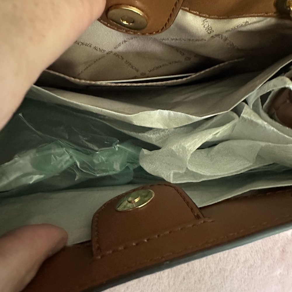 โฌ๏ธ โฌ๏ธ NWT Michael Kors SAMIRA Vanilla MD Chain Bucket Bag โฌ๏ธ โฌ๏ธ - Picture 5 of 5